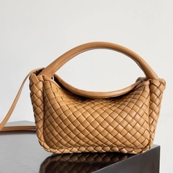 보테가 베네타 코블 인트레치아토 레더 토트 백